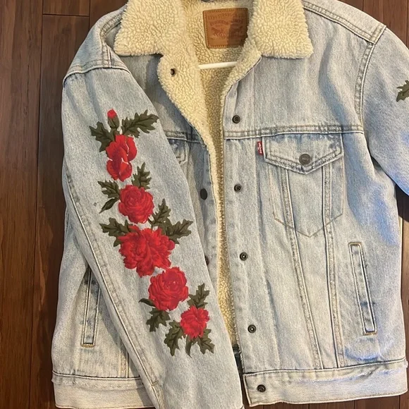 Levi’s XS flower wool jean jacket - Picture 3 of 5